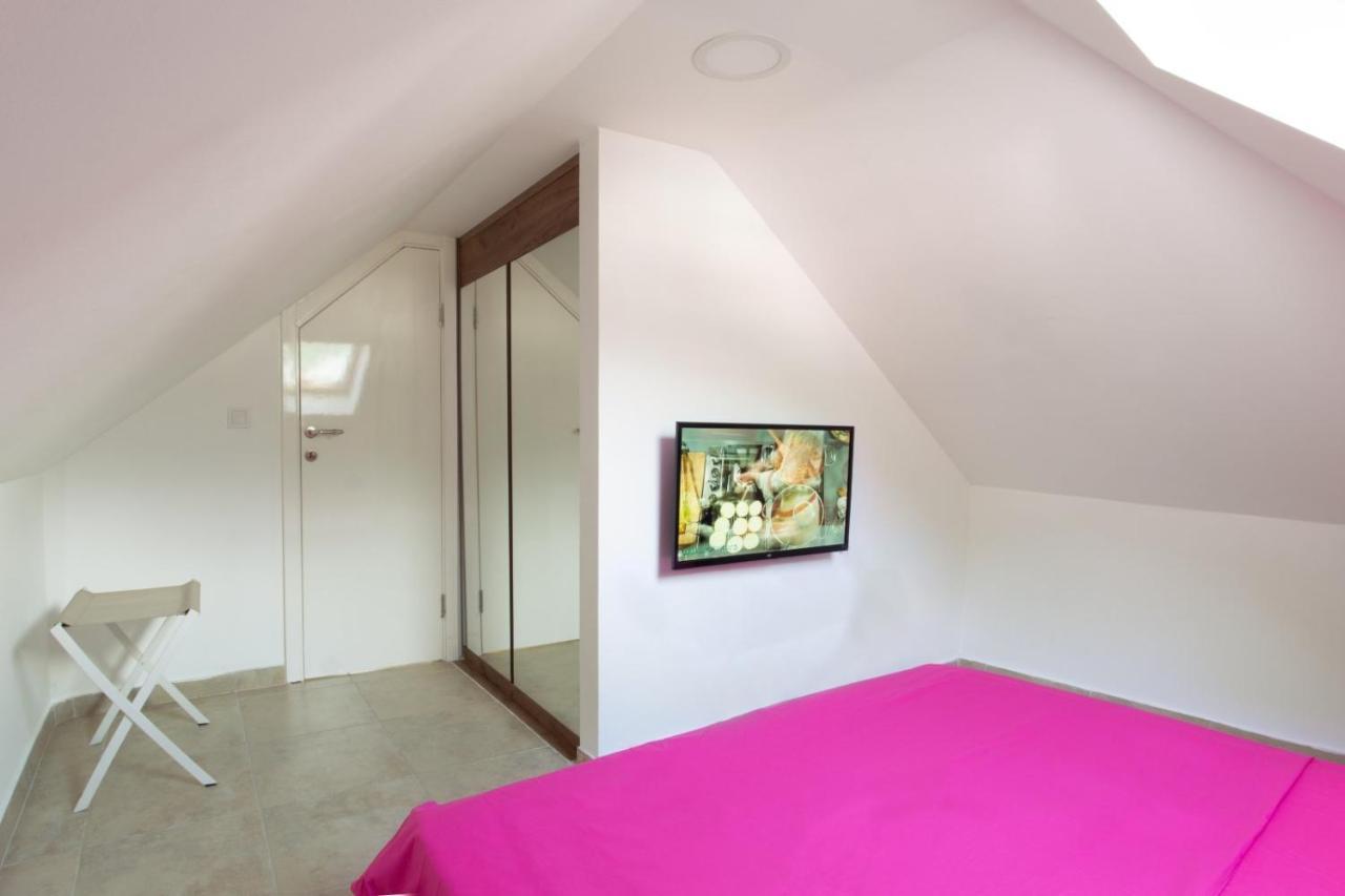 L Palace Apartment