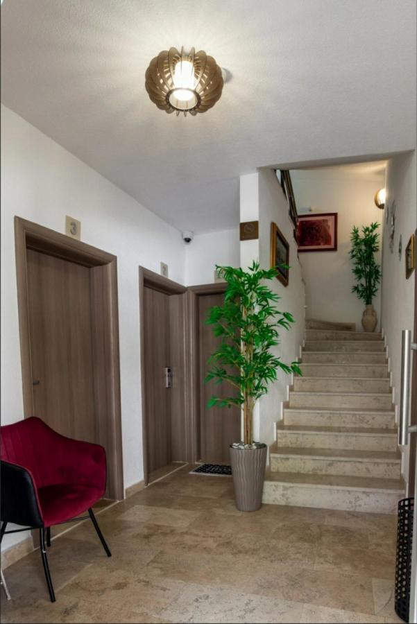 L Palace Apartment
