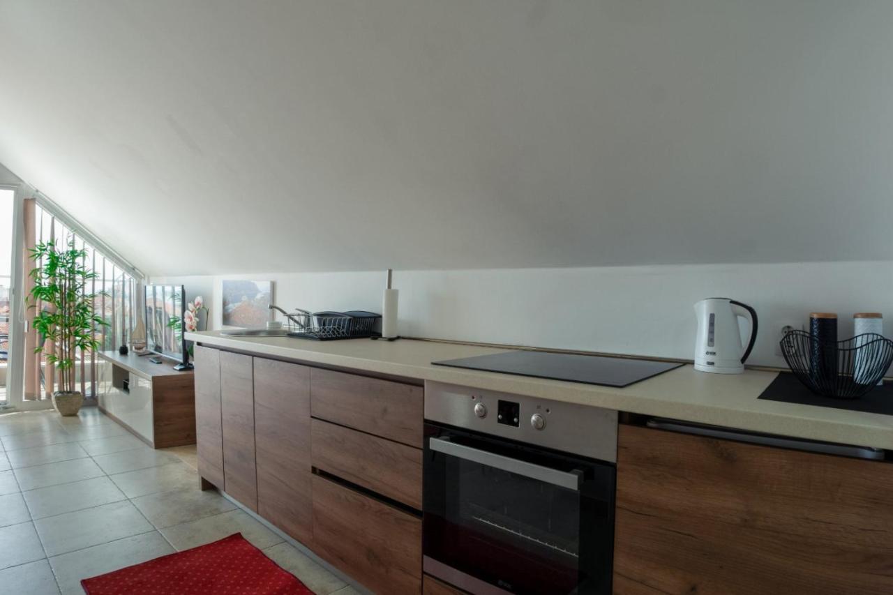 L Palace Apartment