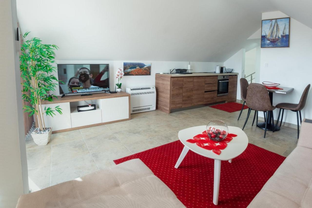 L Palace Apartment Budva