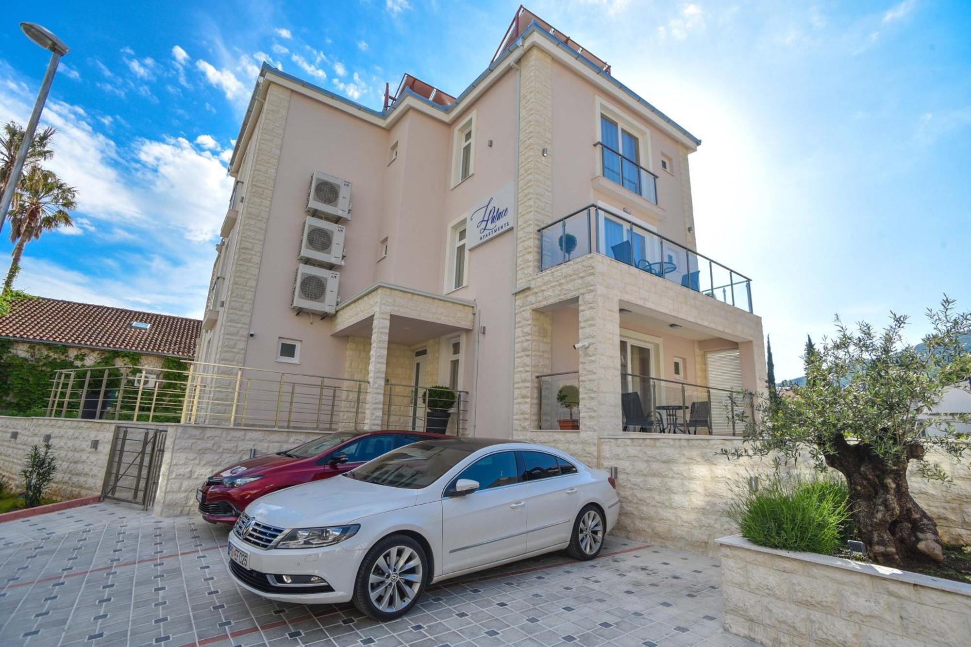 L Palace Apartment