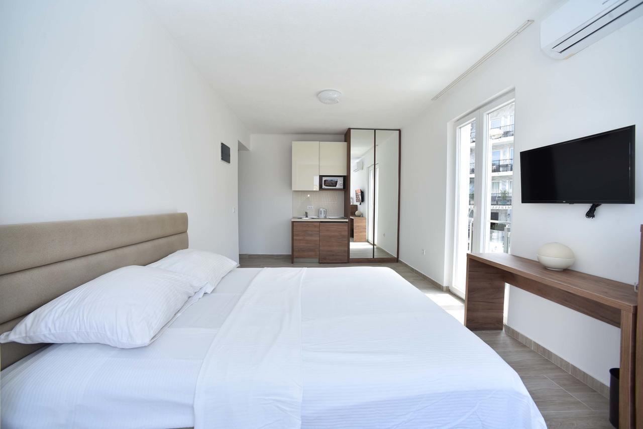 L Palace Apartment Budva