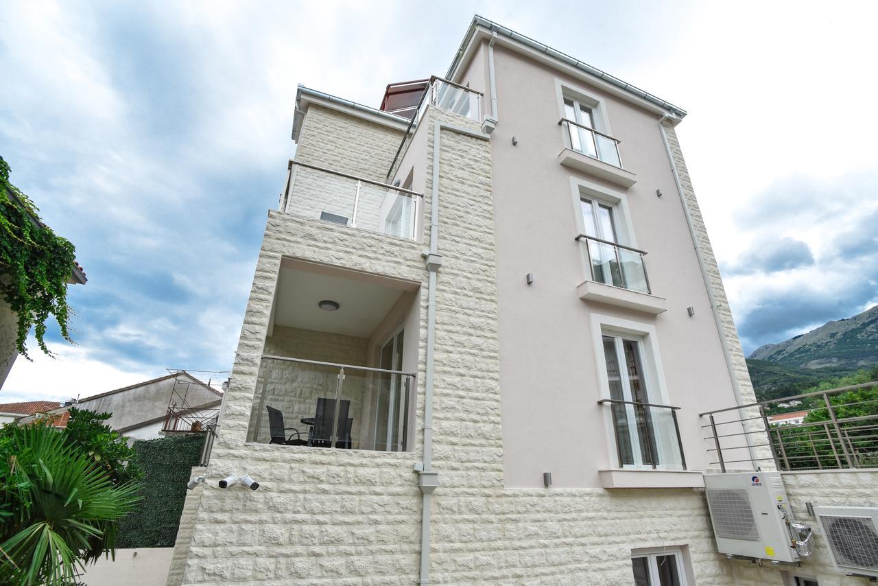 L Palace Apartment Budva