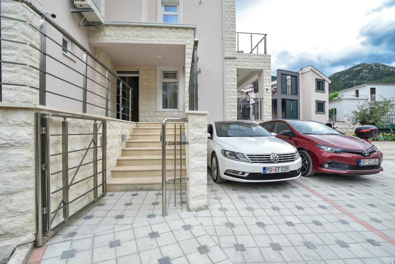 L Palace Apartment *