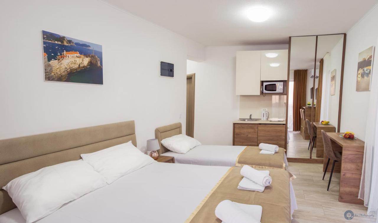 L Palace Apartment
