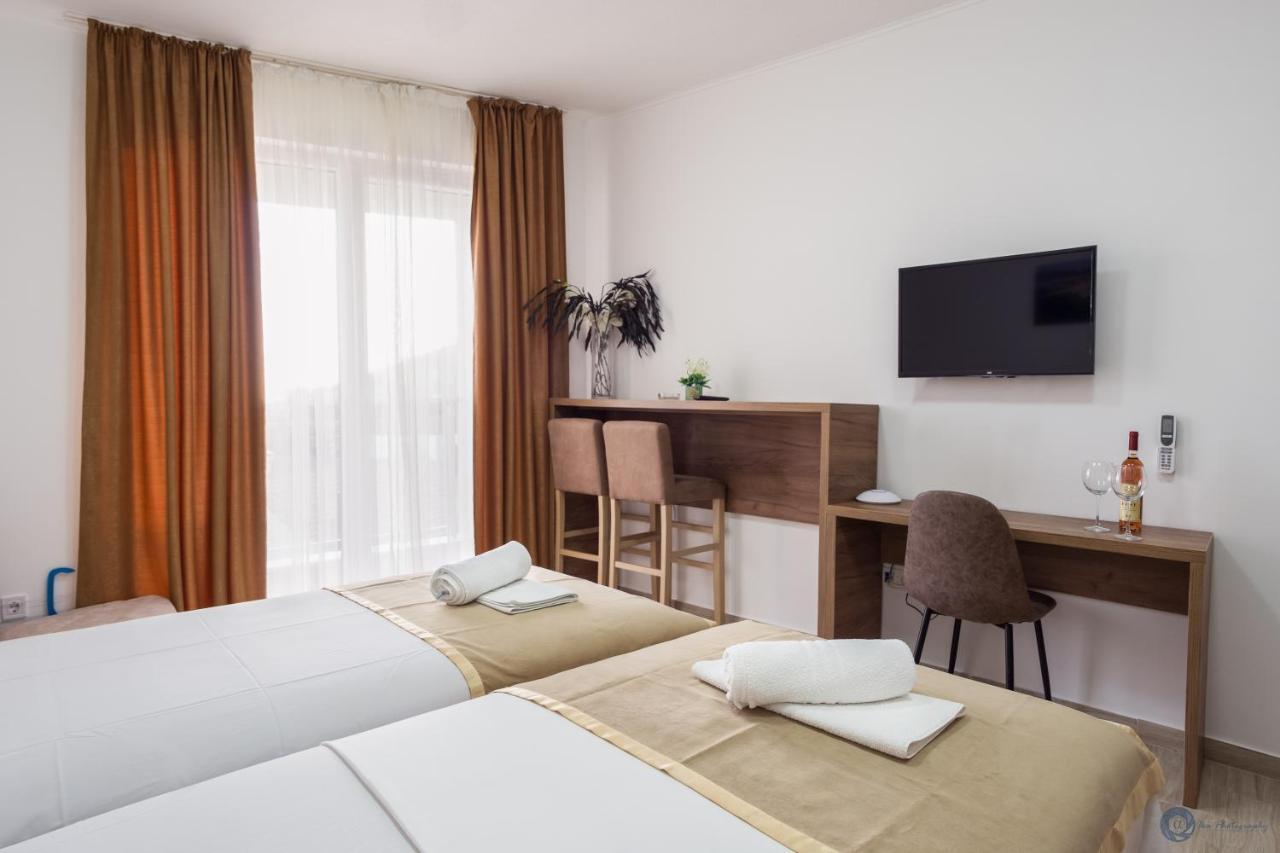 L Palace Apartment