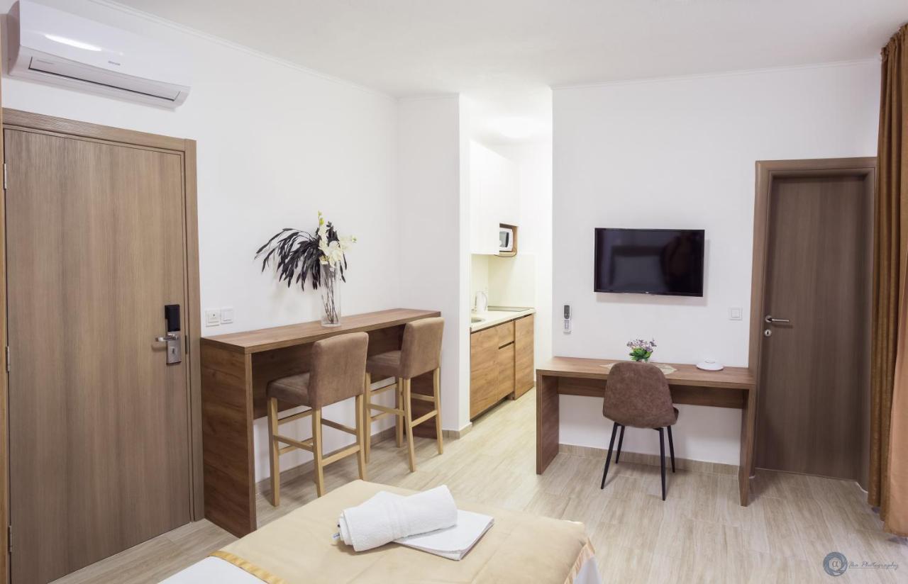 L Palace Apartment